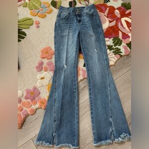 Adorable KanCan flare jeans size 7/27 32” inseam